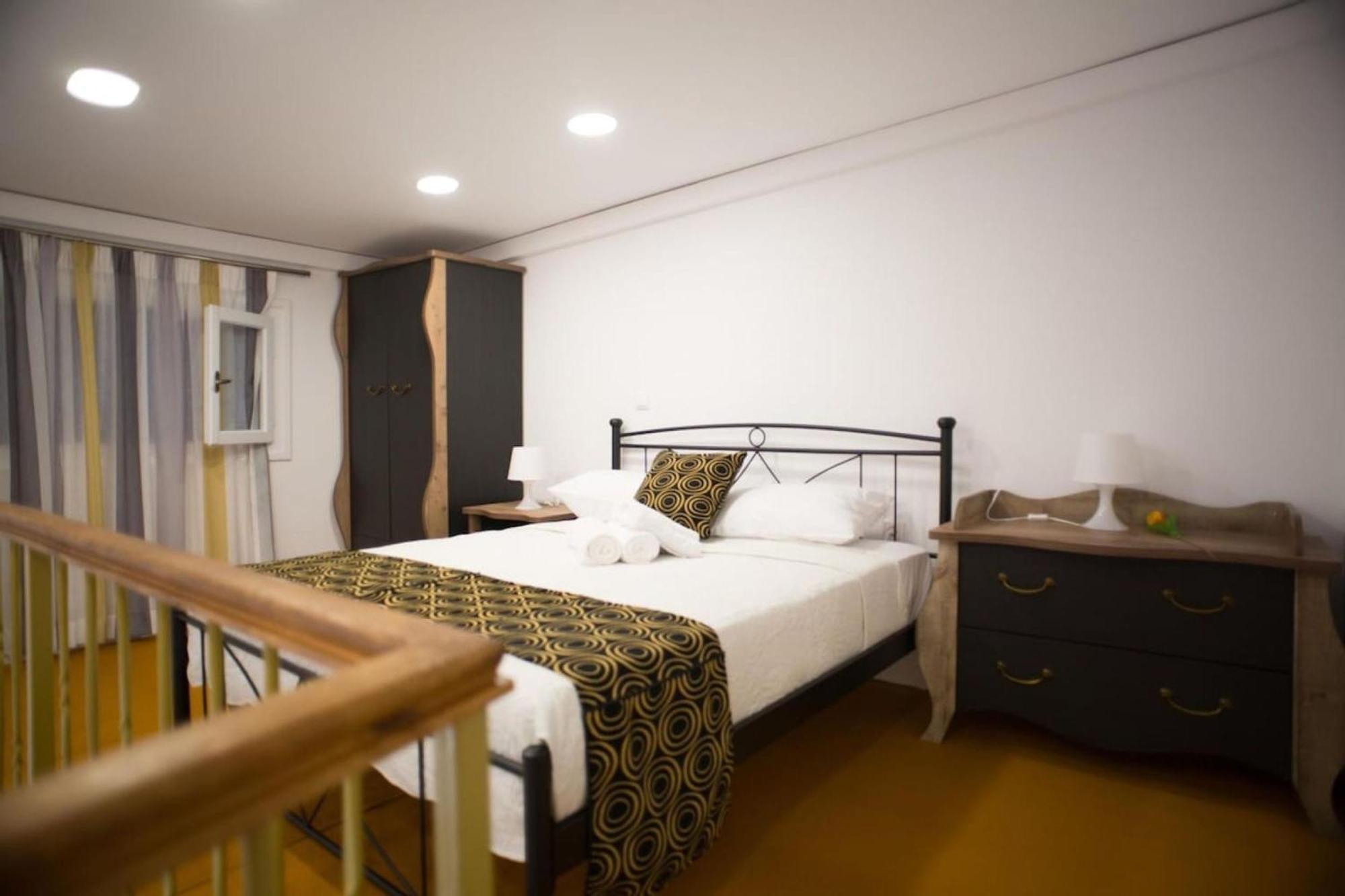 Aimou Studio'S Apartment'S พีเรียส ภายนอก รูปภาพ