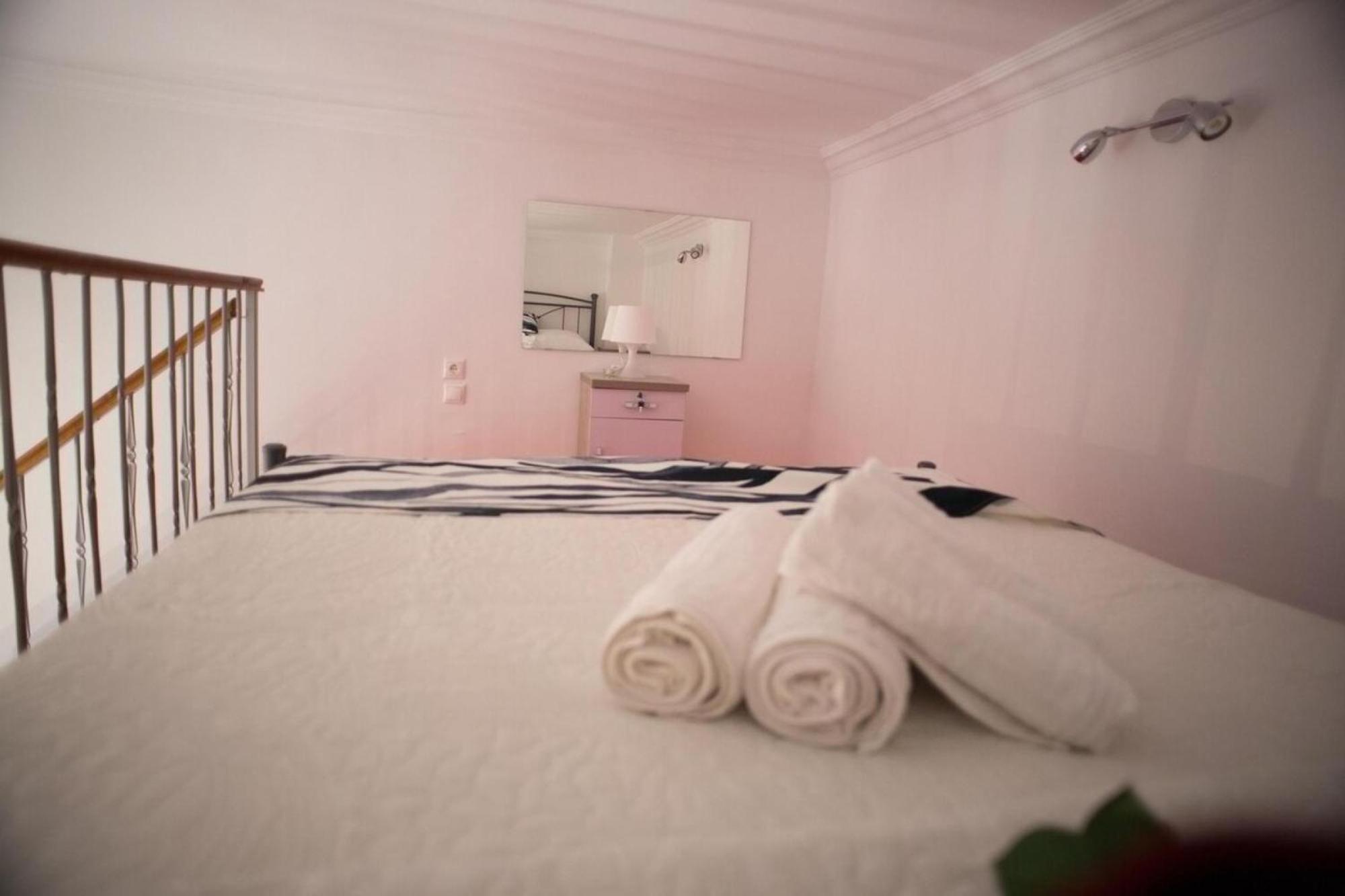 Aimou Studio'S Apartment'S พีเรียส ภายนอก รูปภาพ